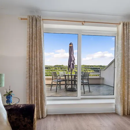 419 Stunning Sea View *